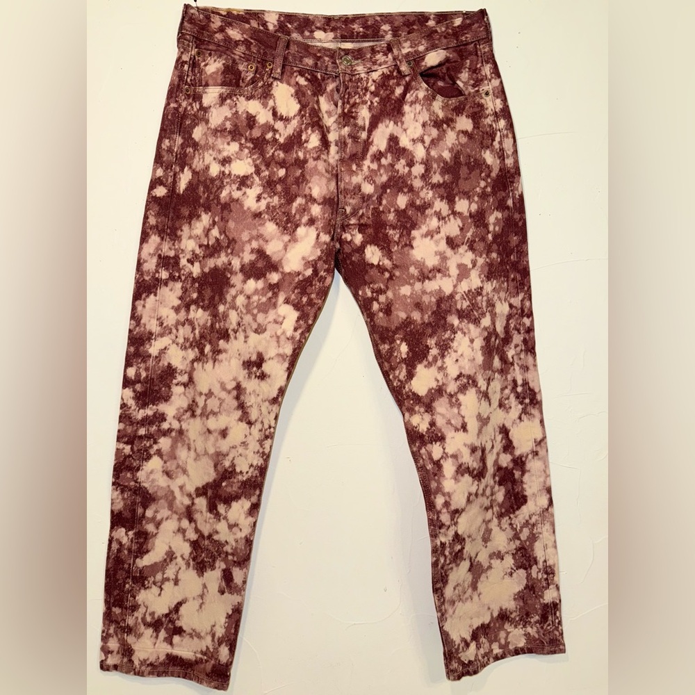 NWOT LEVIS MAROON UPCYCLED BLEACH DYED 501 BUTTON FLY JEANS 38 x 32